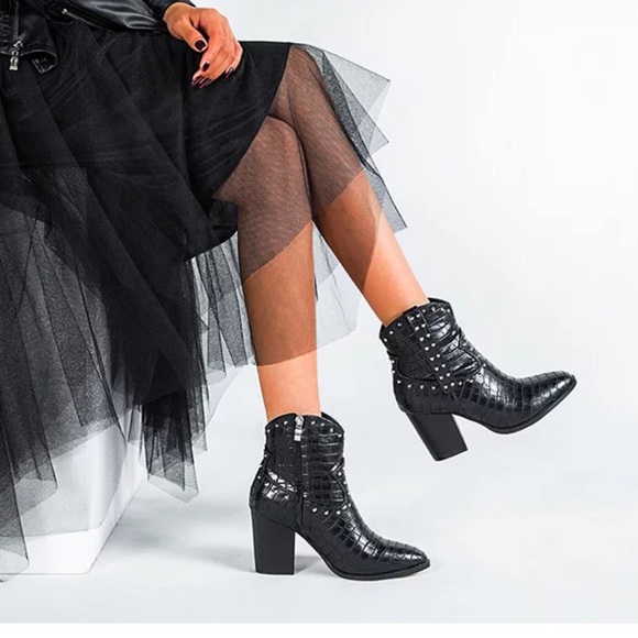 PREORDER! Studded Animal Print Western Booties - Picture 4 of 6